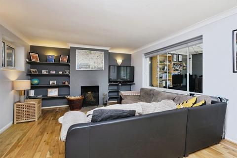 3 bedroom semi-detached house for sale, Battle Crescent, Hailsham