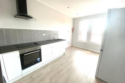 2 bedroom flat to rent, Market Place, Warwickshire CV11