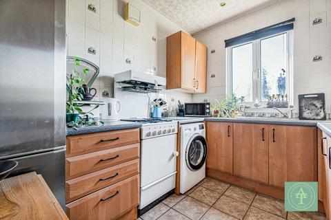 2 bedroom flat for sale, Belsize Avenue, Palmers Green, London, N13
