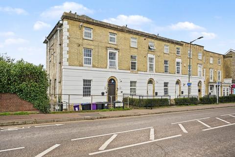 2 bedroom flat to rent, Kneesworth Street, , Royston