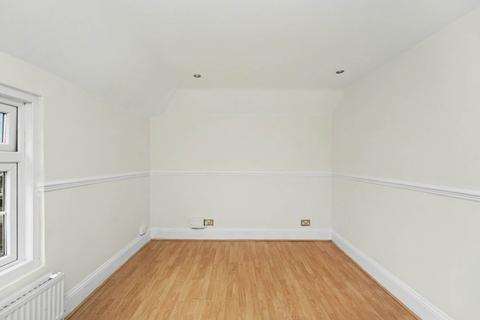 2 bedroom flat to rent, Kneesworth Street, , Royston