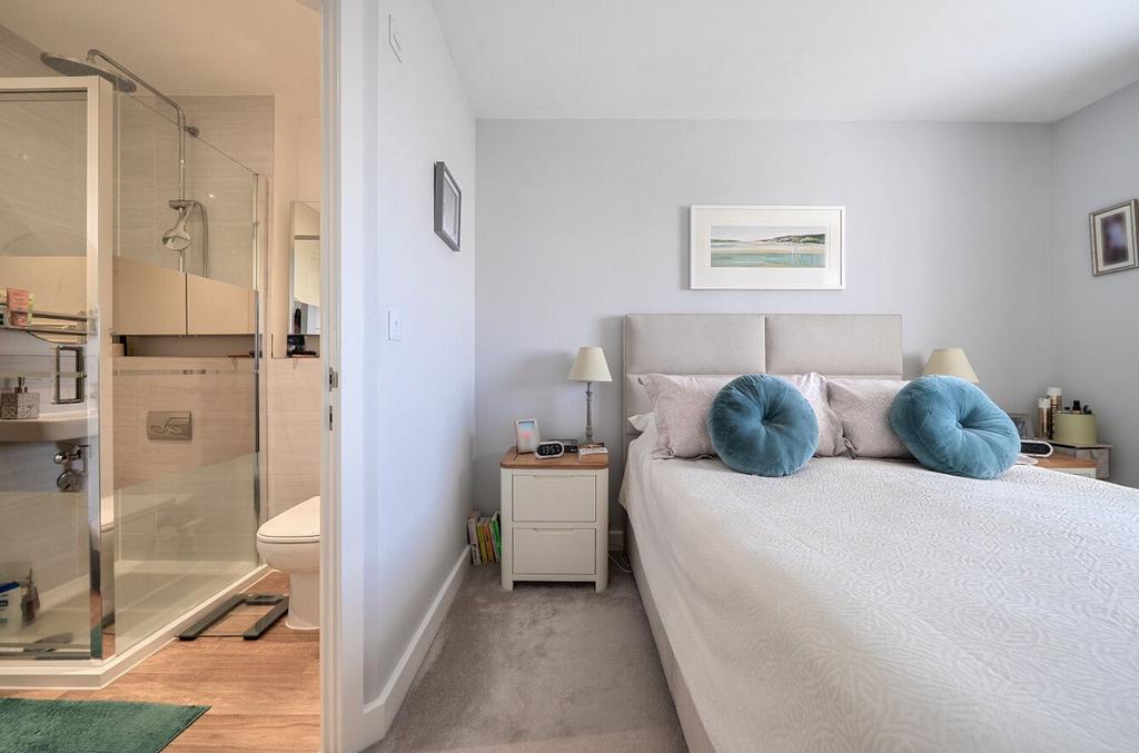 Master bedroom, en suite
