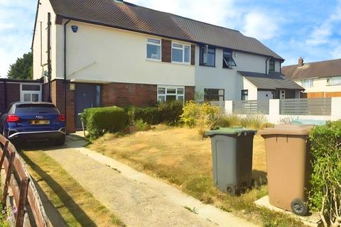 2 bedroom house share to rent, Santingfield North, Farley Hill, Luton, LU1