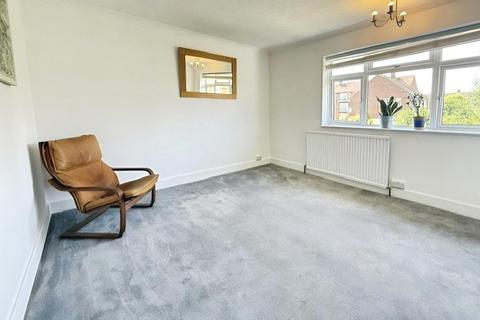 2 bedroom house share to rent, Santingfield North, Farley Hill, Luton, LU1