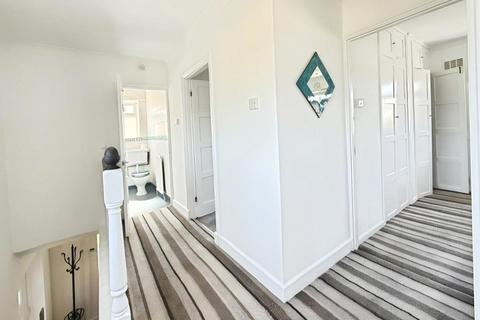 2 bedroom house share to rent, Santingfield North, Farley Hill, Luton, LU1