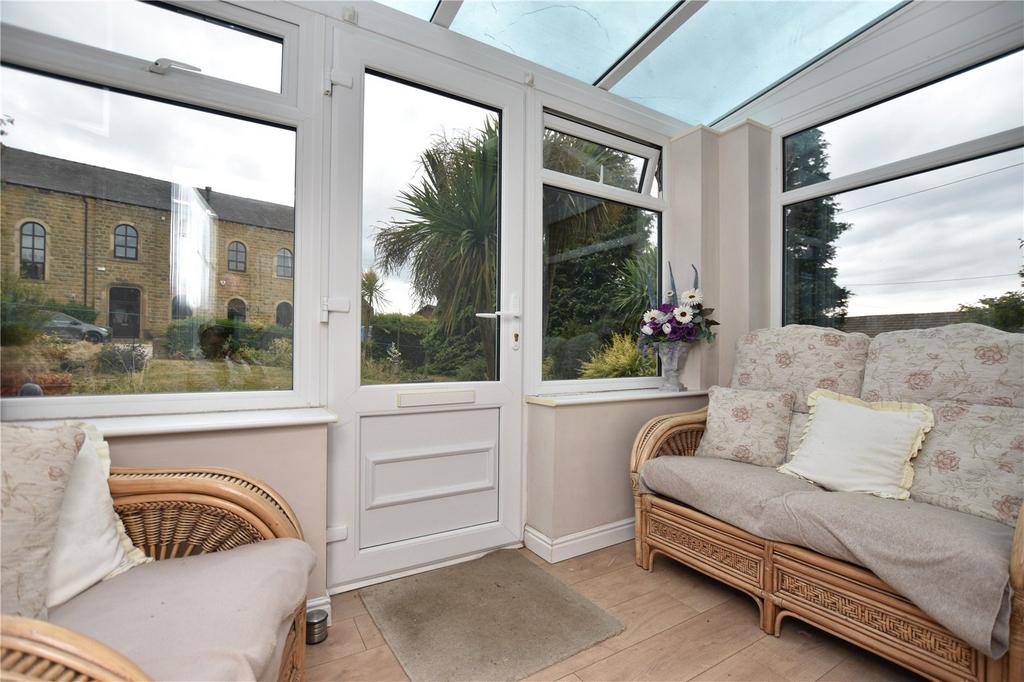 House in Leeds, Gildersome - View 4