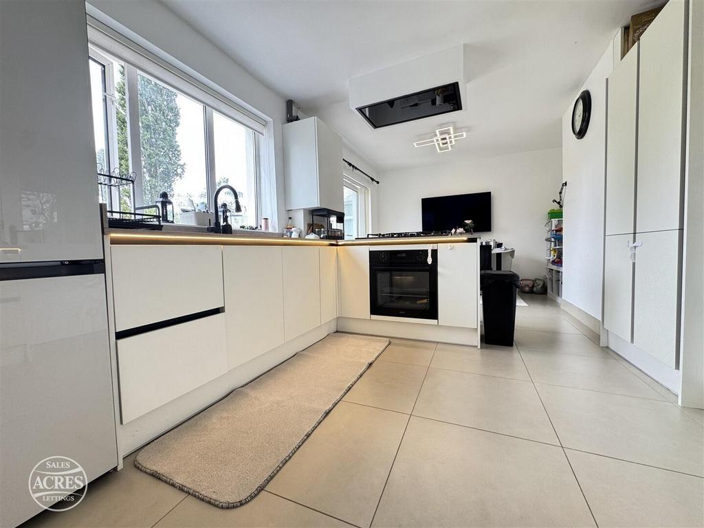 House in Sandwell, West Midlands - View 5