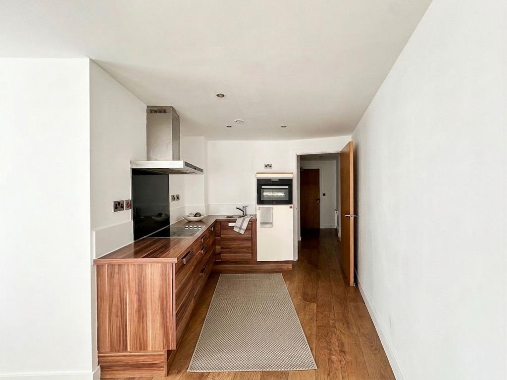 Apartment in Sheffield, South Yorkshire - View 4