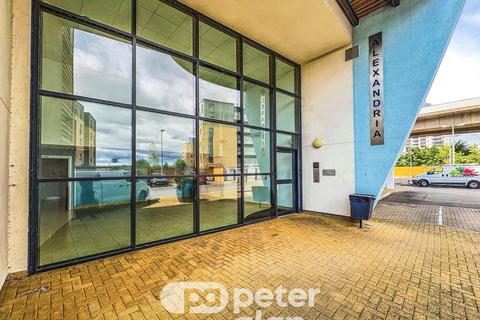 3 bedroom apartment to rent, Watkiss Way Victoria Wharf, Cardiff, CF11