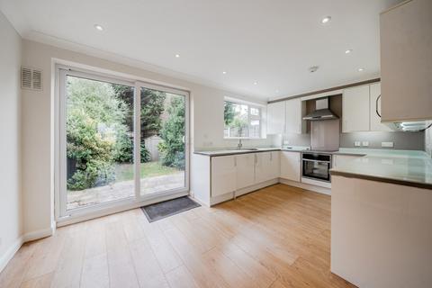 4 bedroom terraced house for sale, Guibal Road, London, SE12