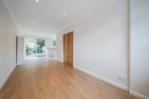 4 bedroom terraced house for sale, Guibal Road, London, SE12