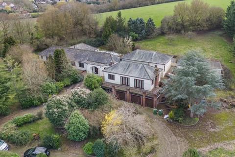 Highfield Lodge, Middle Street, Nazeing, Waltham Abbey, EN9 2LW