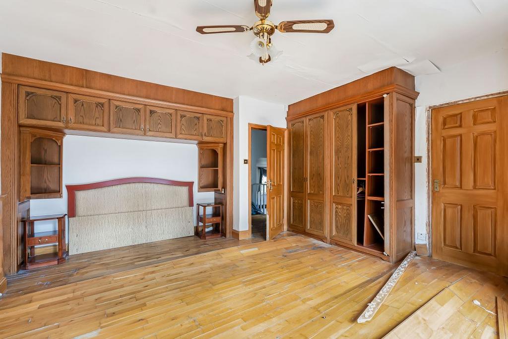 Bedroom, fireplace