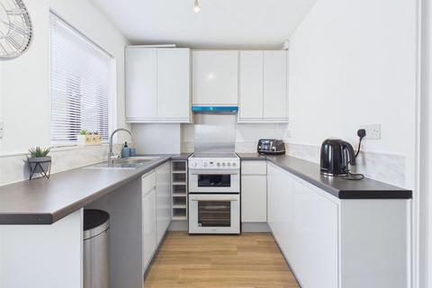 2 bedroom house to rent, Columbell Way, Two Dales, Matlock