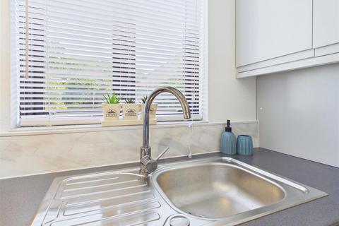 2 bedroom house to rent, Columbell Way, Two Dales, Matlock