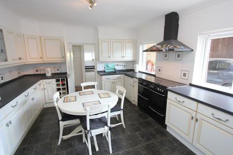 4 bedroom detached bungalow for sale, West Aberthaw, Barry, CF62