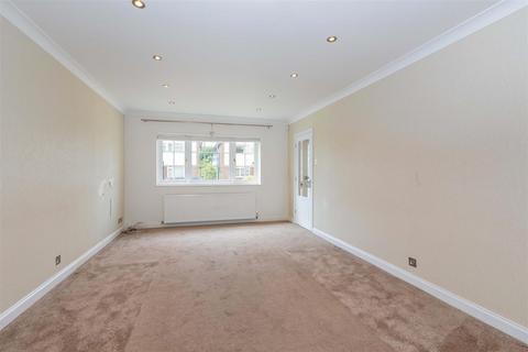 4 bedroom detached house for sale, Long Drive, Burnham