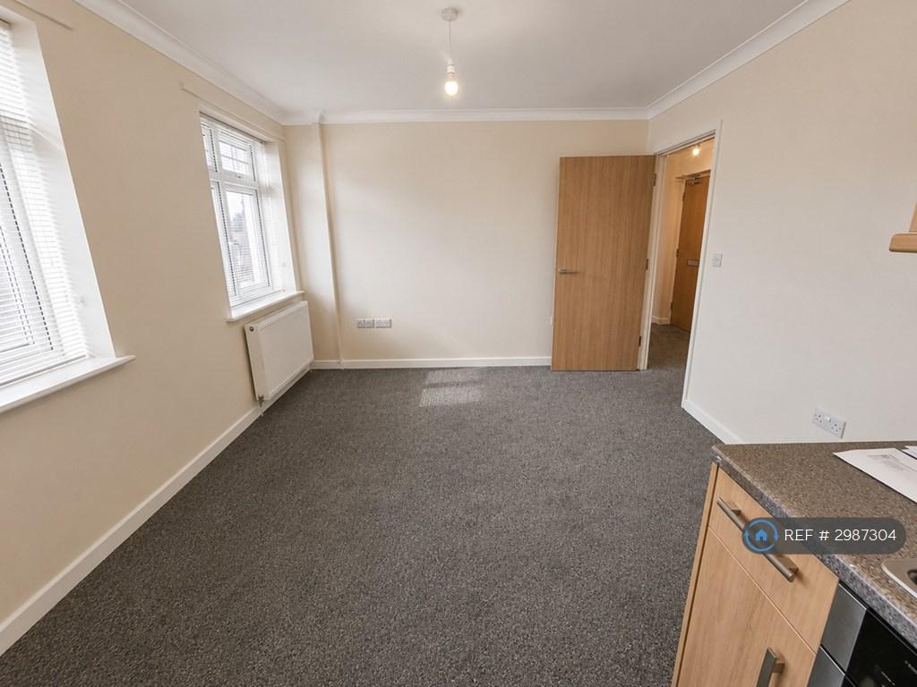 Priory Court, Bournemouth, BH9 - View 5