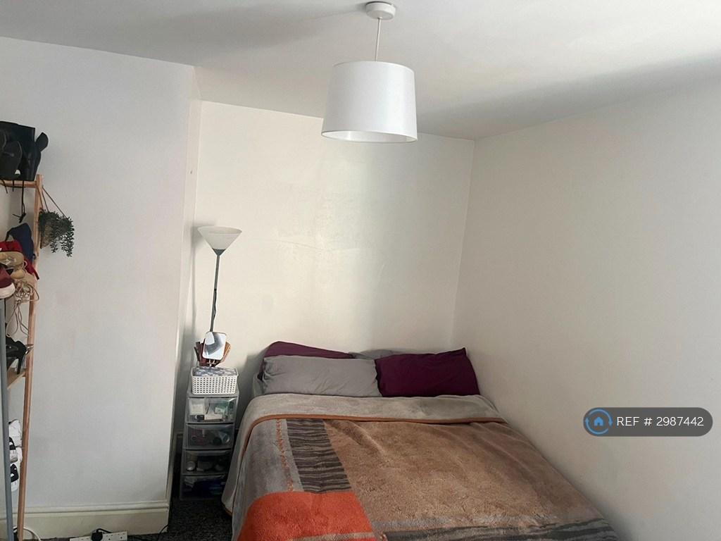 Apartment in Liverpool - View 3