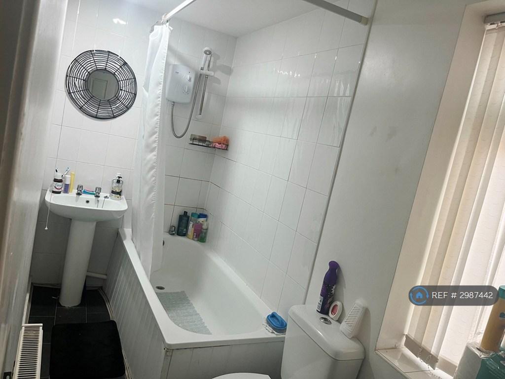 Apartment in Liverpool - View 5