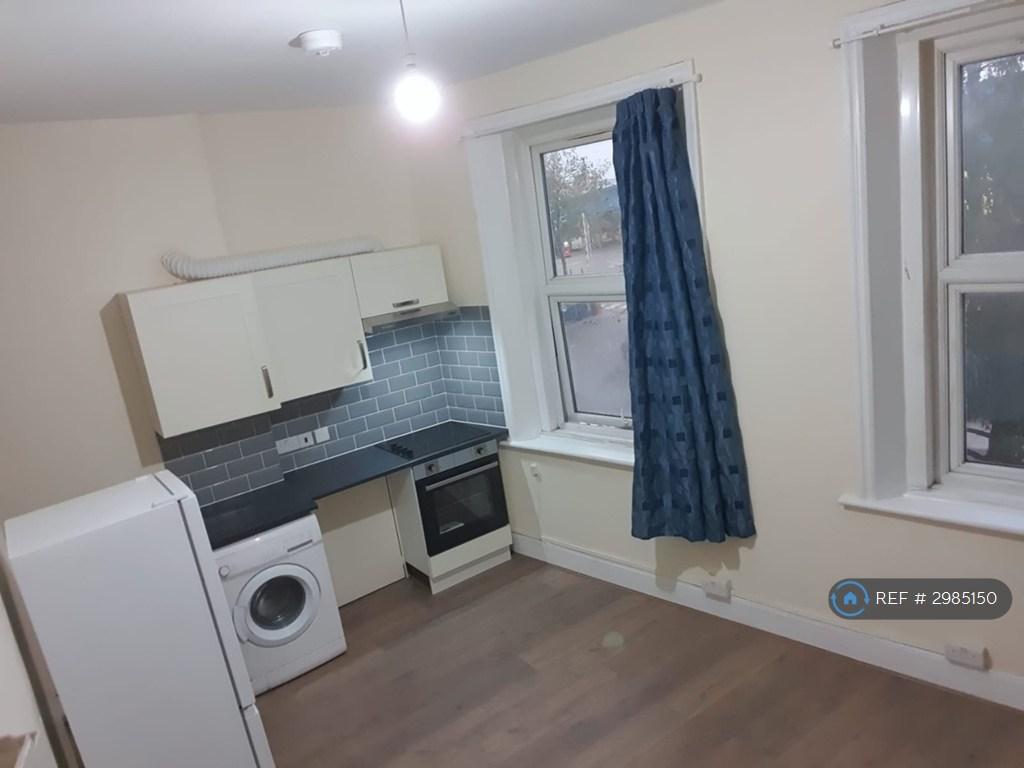 Apartment in London - View 5