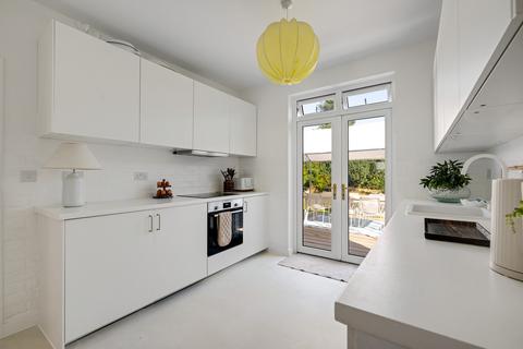 2 bedroom semi-detached bungalow for sale, Doris Avenue, Erith, DA8