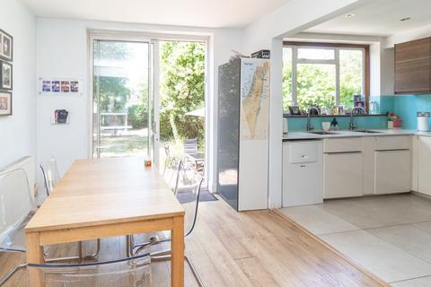 4 bedroom detached house for sale, Broadfields Avenue, Edgware, HA8
