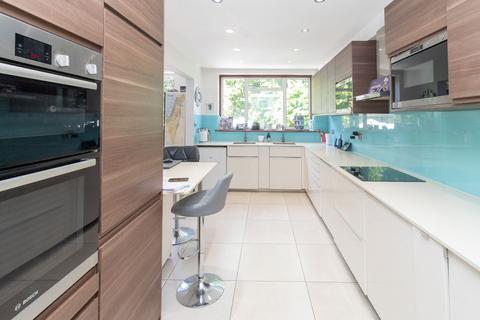 4 bedroom detached house for sale, Broadfields Avenue, Edgware, HA8