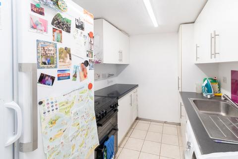 4 bedroom detached house for sale, Broadfields Avenue, Edgware, HA8