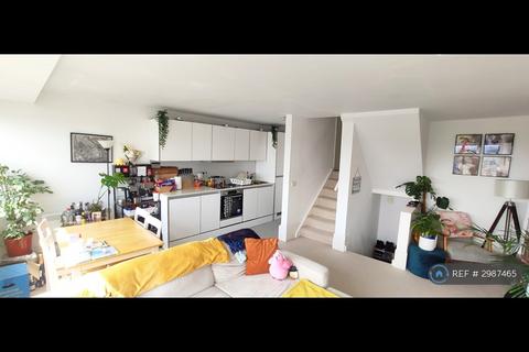 2 bedroom flat to rent, Aragon Tower, London, SE8