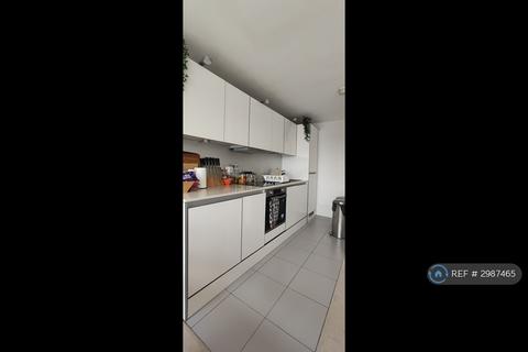 2 bedroom flat to rent, Aragon Tower, London, SE8