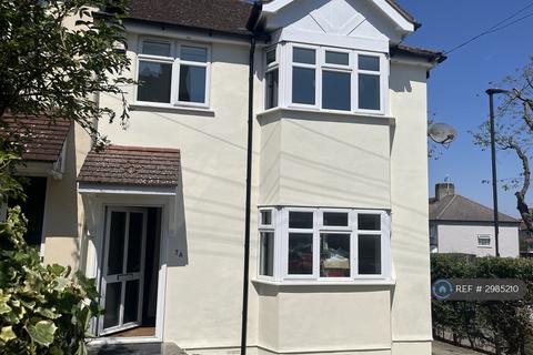 3 bedroom end of terrace house to rent, Oakmere Road, London, SE2