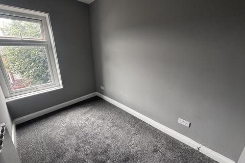 2 bedroom house to rent, Waverley Terrace, Marsh, HUDDERSFIELD