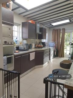 2 bedroom semi-detached house to rent, Rasper Road, London, N20
