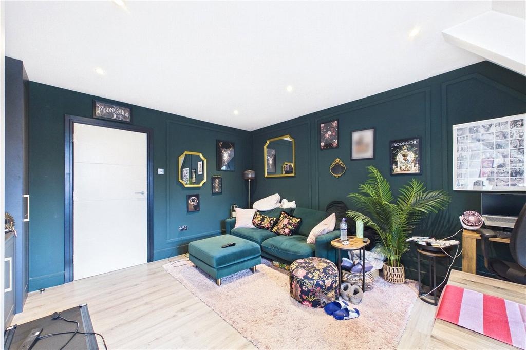 Apartment in Reading, Holybrook - View 5