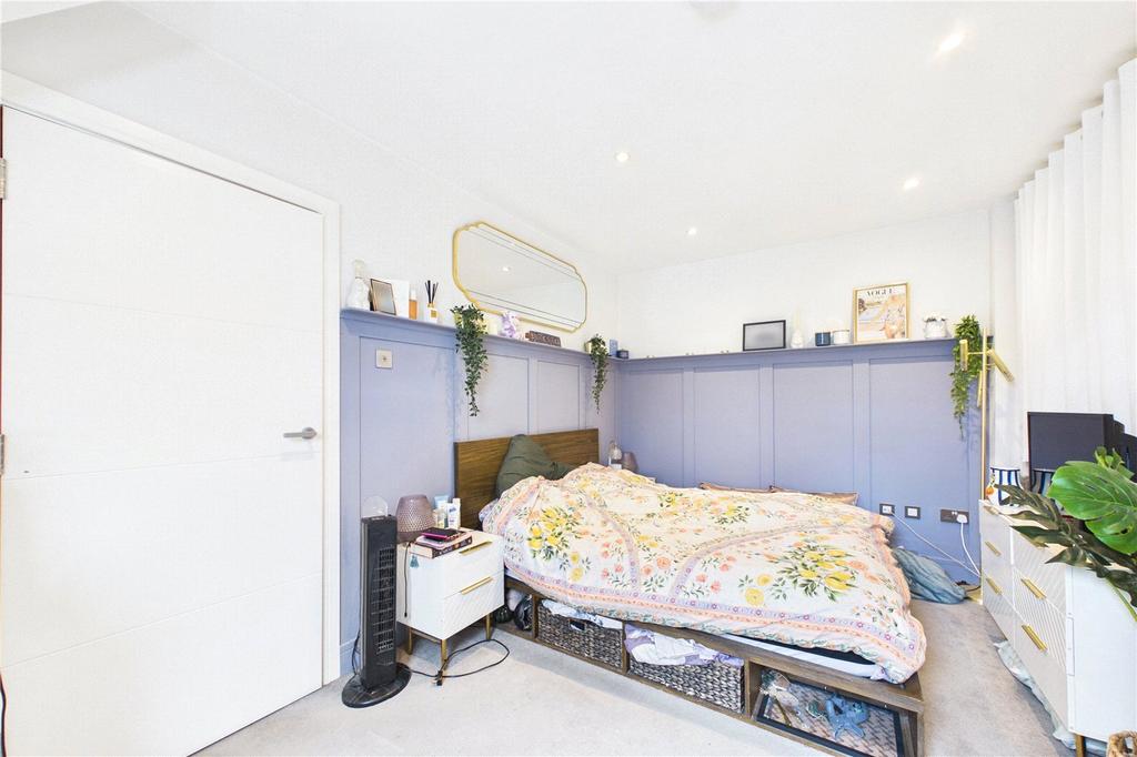 Apartment in Reading, Holybrook - View 6