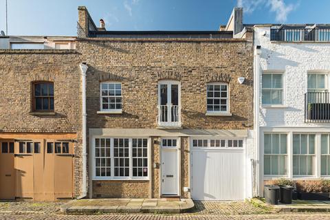 4 bedroom terraced house to rent, Ennismore Mews, Knightsbridge, London SW7