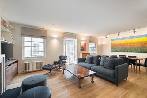 4 bedroom terraced house to rent, Ennismore Mews, Knightsbridge, London SW7