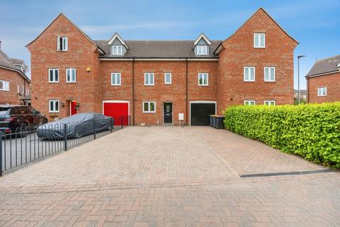 4 bedroom townhouse for sale, Horace Close, Shortstown, Bedford