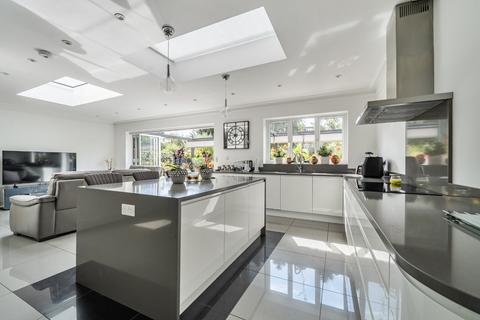 Winchmore Hill Road, London, N14