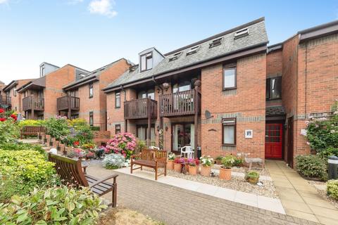 2 bedroom apartment for sale, High Street, Buckingham