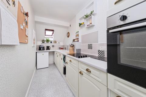 2 bedroom apartment for sale, High Street, Buckingham