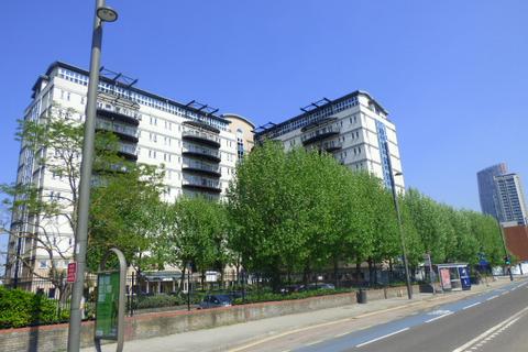 High Street, London E15
