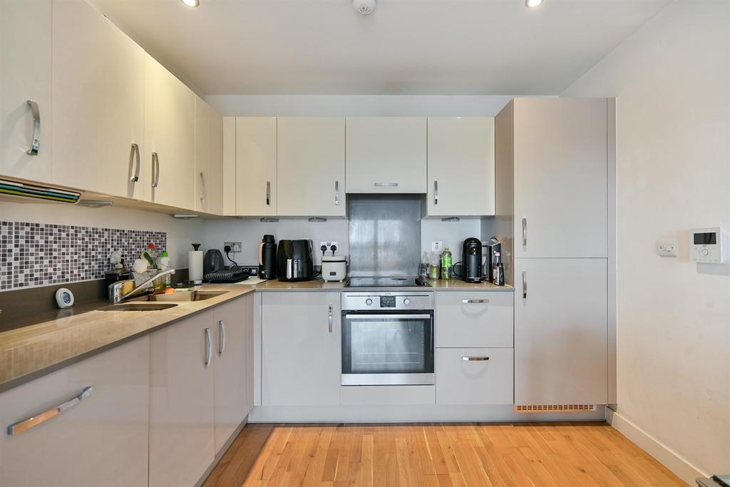 Apartment in Reading - View 3