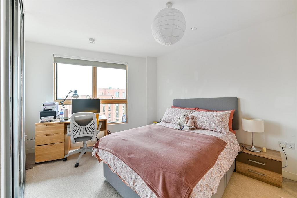 Apartment in Reading - View 5