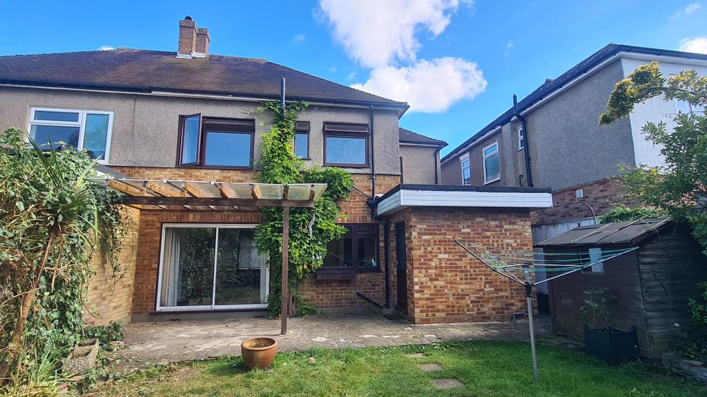 House in Chigwell - View 2