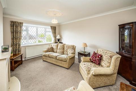 2 bedroom semi-detached bungalow for sale, Woodlands Road, Huddersfield HD8