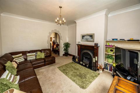 3 bedroom house for sale, Wakefield Road, Halifax HX3