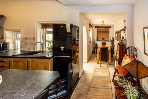 3 bedroom house for sale, Wakefield Road, Halifax HX3