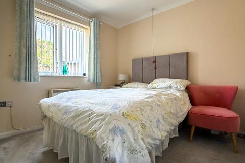 2 bedroom bungalow for sale, Kingshill Gardens, Nailsea, Bristol, North Somerset, BS48